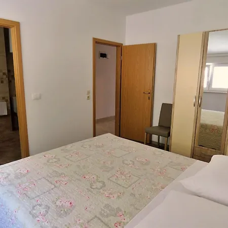 Zvone Lägenhet Omiš