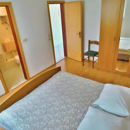 Zvone Lägenhet Omiš